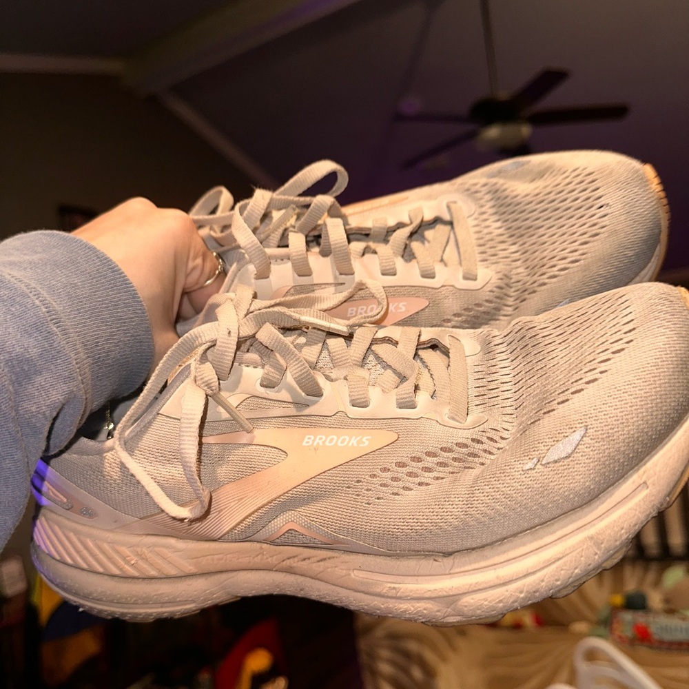 Brooks Women's Athletic Shoes - Light Beige